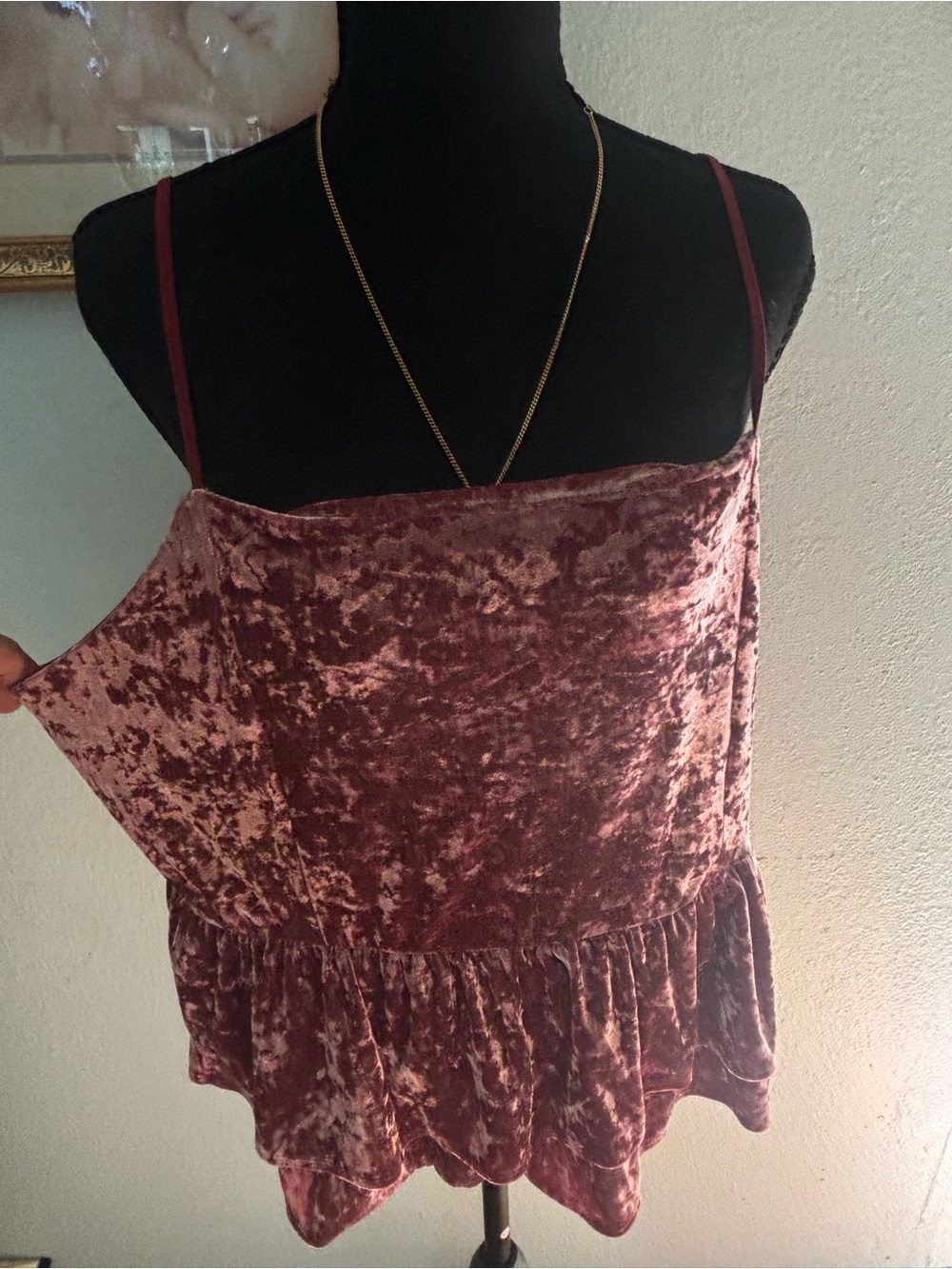 American Eagle Outfitters Crushed Velvet Peplum Cami in Mauve